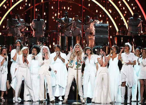 kesha grammys