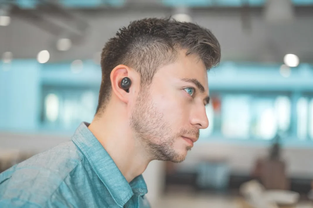best cheap wireless earbuds under 50 uk - Instagram: @harry.digital Model: @Sergio_snaps