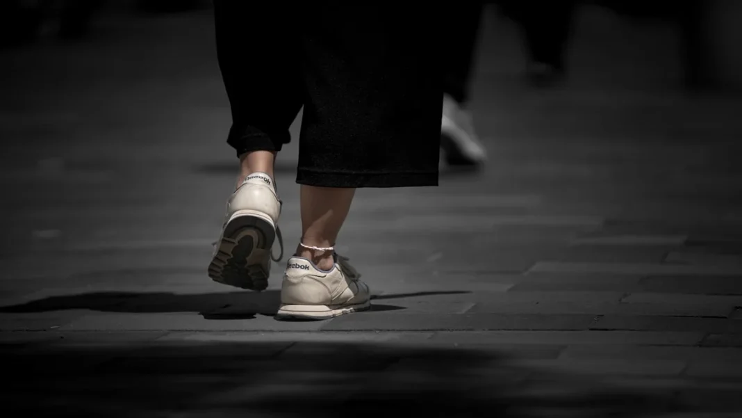 best walking shoes for seniors with back pain usa - step