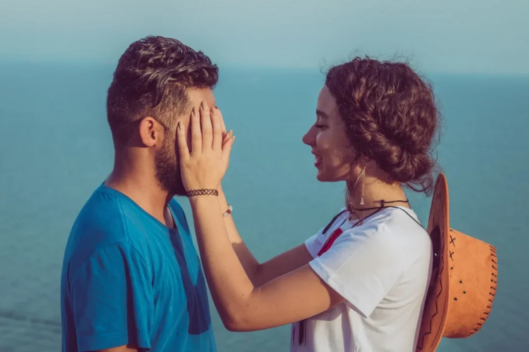 signs you're dating a bipolar man - None