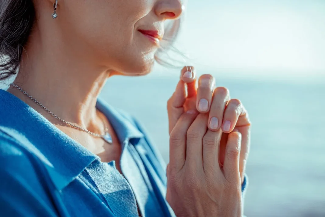 simple home remedies for sore throat usa - Instagram: @zvandrei